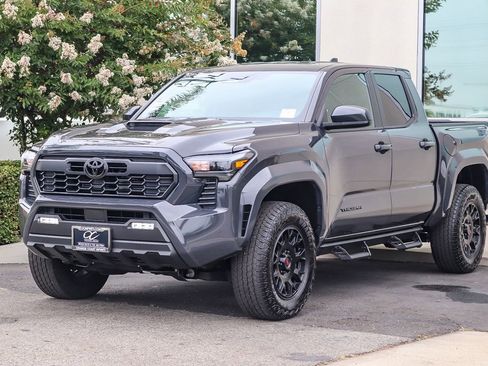 Used 2026 Toyota Tacoma TRD Sport RWD image 3
