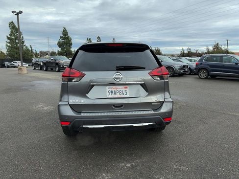 Used 2019 Nissan Rogue SL w/ Premium Package image 11