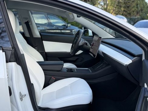 Used 2021 Tesla Model 3 Long Range image 16