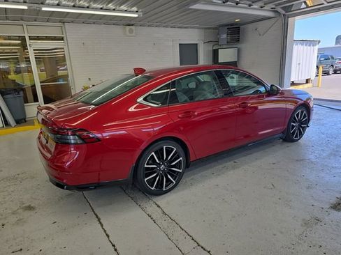 Used 2025 Honda Accord Touring image 6