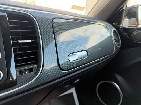 Used 2012 Volkswagen Beetle Turbo FWD image 31