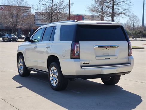 Used 2015 GMC Yukon Denali w/ Premium Package image 7