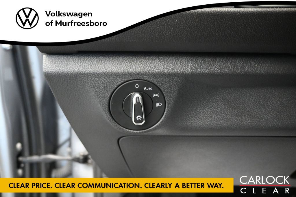 Used 2024 Volkswagen Jetta SE w/ Panoramic Sunroof Package FWD image 23