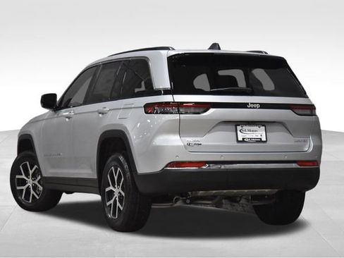 New 2025 Jeep Grand Cherokee Limited image 2