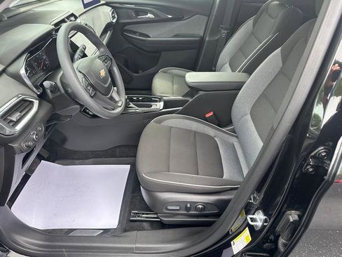 Used 2023 Chevrolet TrailBlazer LT w/ Convenience Package image 9