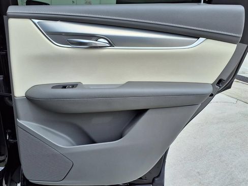 Used 2022 Cadillac XT5 Premium Luxury FWD image 12