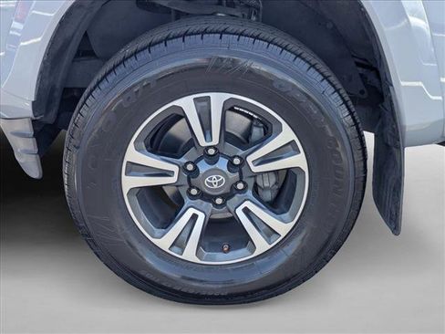 Used 2018 Toyota Tacoma TRD Sport w/ Technology Package RWD image 24
