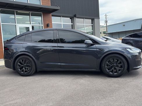 Used 2024 Tesla Model X AWD/4WD image 9
