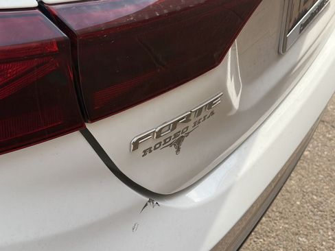 Used 2020 Kia Forte LXS FWD image 7