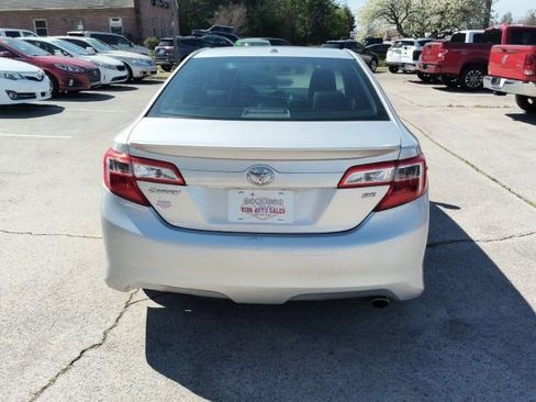 Used 2012 Toyota Camry SE image 4
