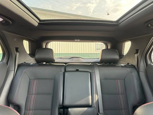 Used 2022 Chevrolet Equinox RS w/ LPO, Floor Liner Package AWD/4WD image 34