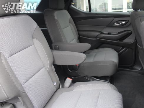 Used 2023 Chevrolet Traverse LT w/ Rear Camera Mirror Package AWD/4WD image 26
