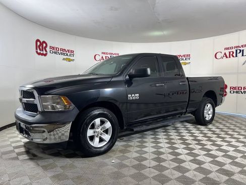 Used 2018 RAM 1500 Tradesman w/ Chrome Appearance Group RWD image 3
