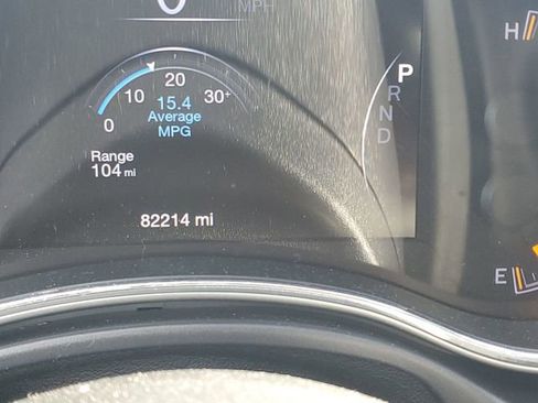 Used 2018 Jeep Grand Cherokee Laredo image 12