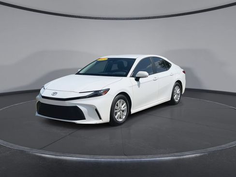 Used 2025 Toyota Camry LE w/ Convenience Package FWD image 4