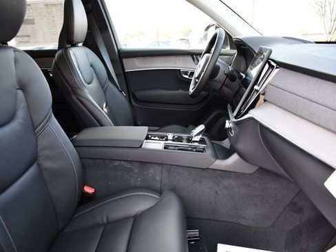 New 2026 Volvo XC90 B6 Ultra w/ Protection Package image 32