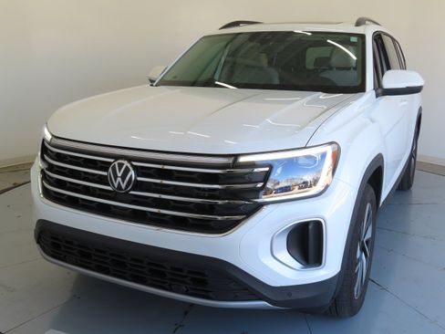 New 2026 Volkswagen Atlas SE FWD image 8