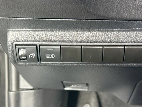 Used 2024 Toyota Corolla LE image 21