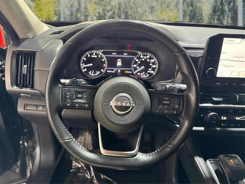 Used 2022 Nissan Pathfinder SL w/ Lighting Package (N92) AWD/4WD image 18