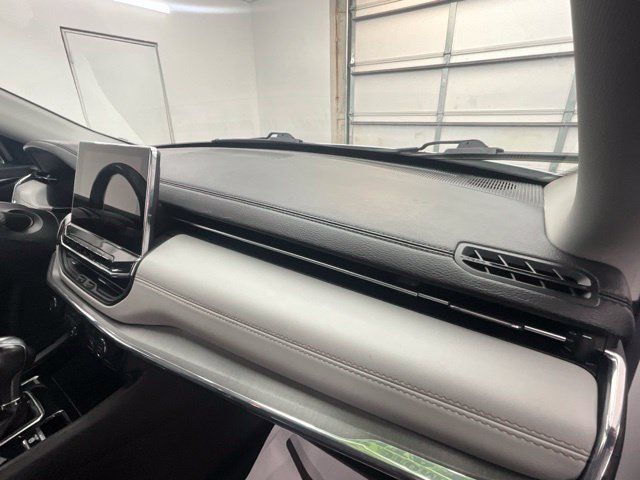 Used 2022 Jeep Compass Limited AWD/4WD image 12