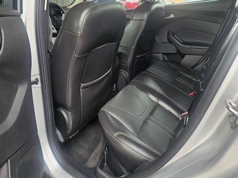 Used 2014 Ford Focus SE w/ Equipment Group 201A FWD image 26