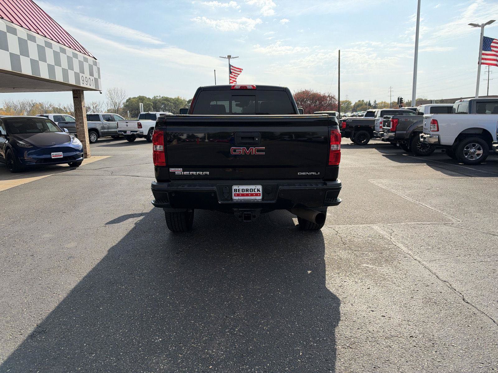 Used 2017 GMC Sierra 2500 Denali w/ Suspension Package, Off-Road AWD/4WD image 6