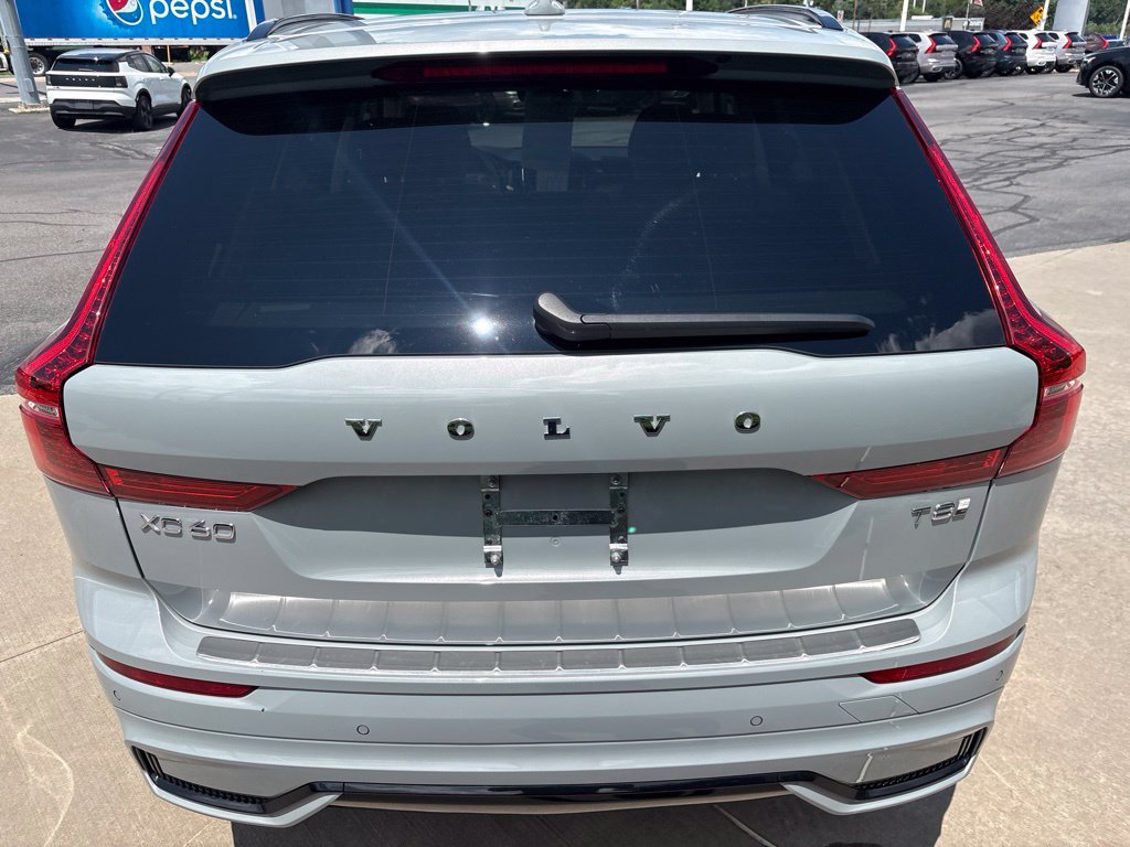 Certified 2025 Volvo XC60 T8 Plus w/ Protection Package Premier AWD/4WD image 7