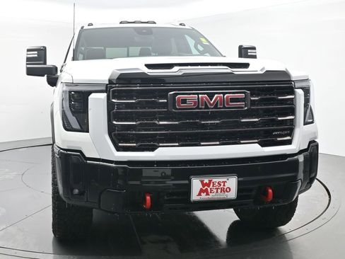 Used 2025 GMC Sierra 2500 AT4X image 24