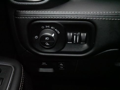 Used 2024 RAM 1500 Limited image 26