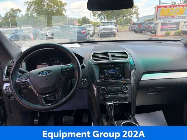 Used 2016 Ford Explorer XLT w/ Equipment Group 202A FWD image 12