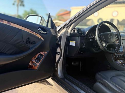 Used 2005 Mercedes-Benz CLK 320 Cabriolet image 17