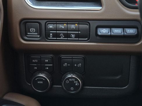 Used 2023 Chevrolet Tahoe High Country AWD/4WD image 14