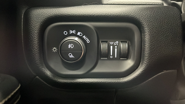 Used 2022 RAM 1500 Laramie w/ Sport Appearance Package AWD/4WD image 30