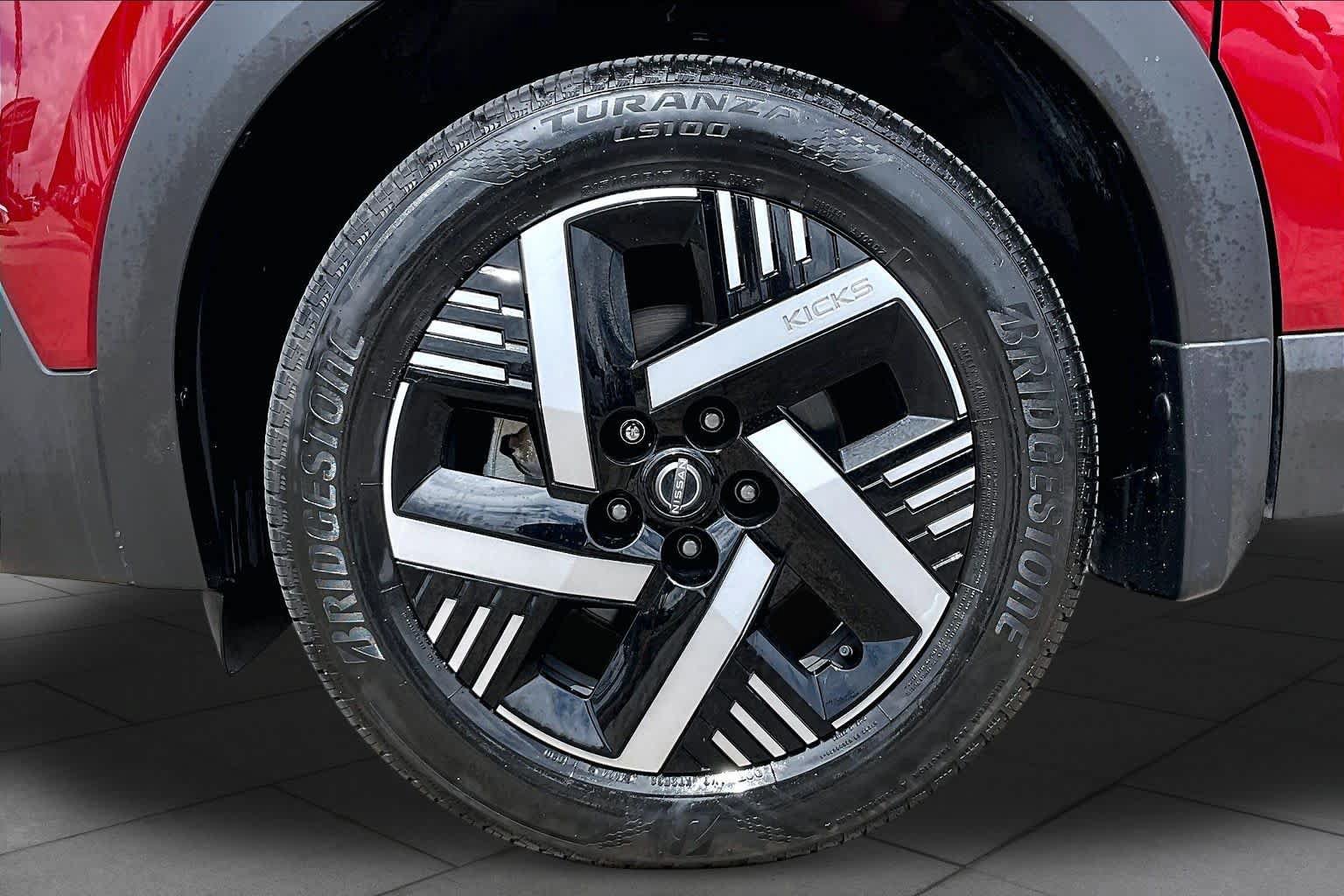 Certified 2025 Nissan Kicks SV FWD image 11