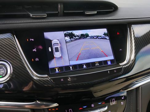 Certified 2023 Cadillac XT6 Sport w/ Technology Package AWD/4WD image 17