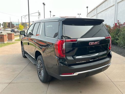 New 2025 GMC Yukon Elevation image 4