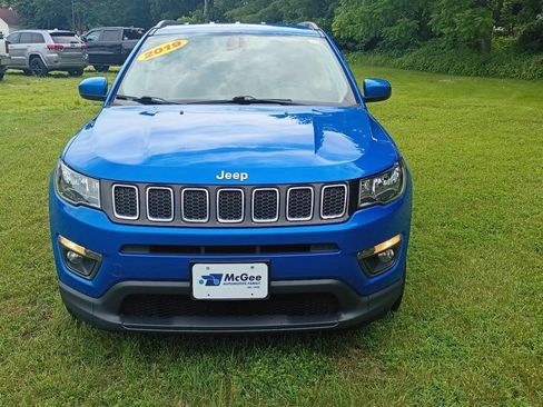 Used 2019 Jeep Compass Latitude w/ Cold Weather Group AWD/4WD image 2