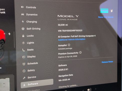 Used 2024 Tesla Model Y 2WD image 21