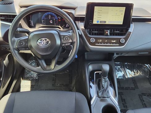 Used 2026 Toyota Corolla LE FWD image 3