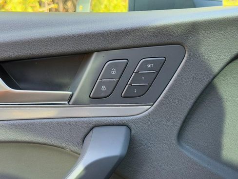 Used 2025 Audi Q5 2.0T Premium image 17