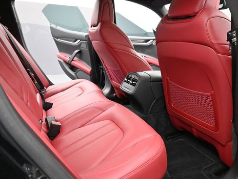 Used 2019 Maserati Ghibli S GranSport Q4 image 18