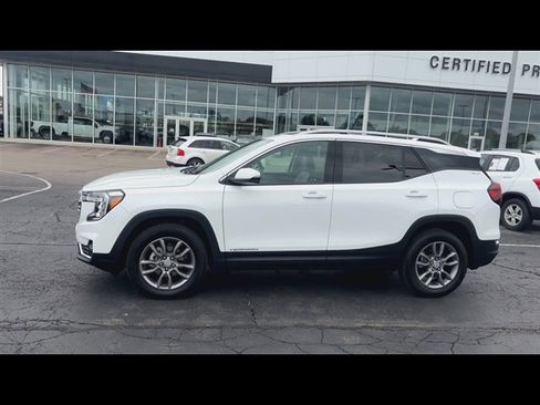 Used 2024 GMC Terrain SLT w/ Infotainment Package II AWD/4WD image 5
