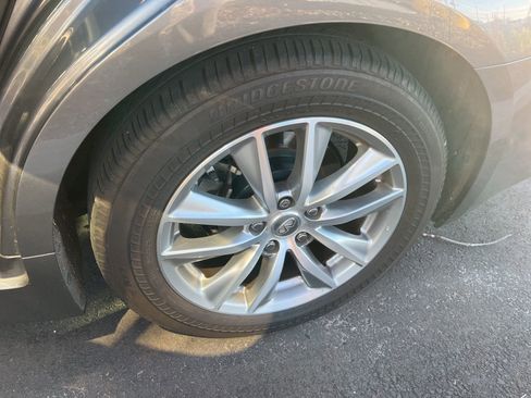 Used 2017 INFINITI Q50 Premium image 19