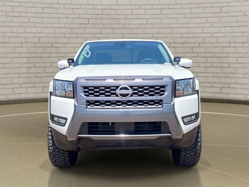 Certified 2025 Nissan Frontier SV w/ SV Convenience Package RWD image 2
