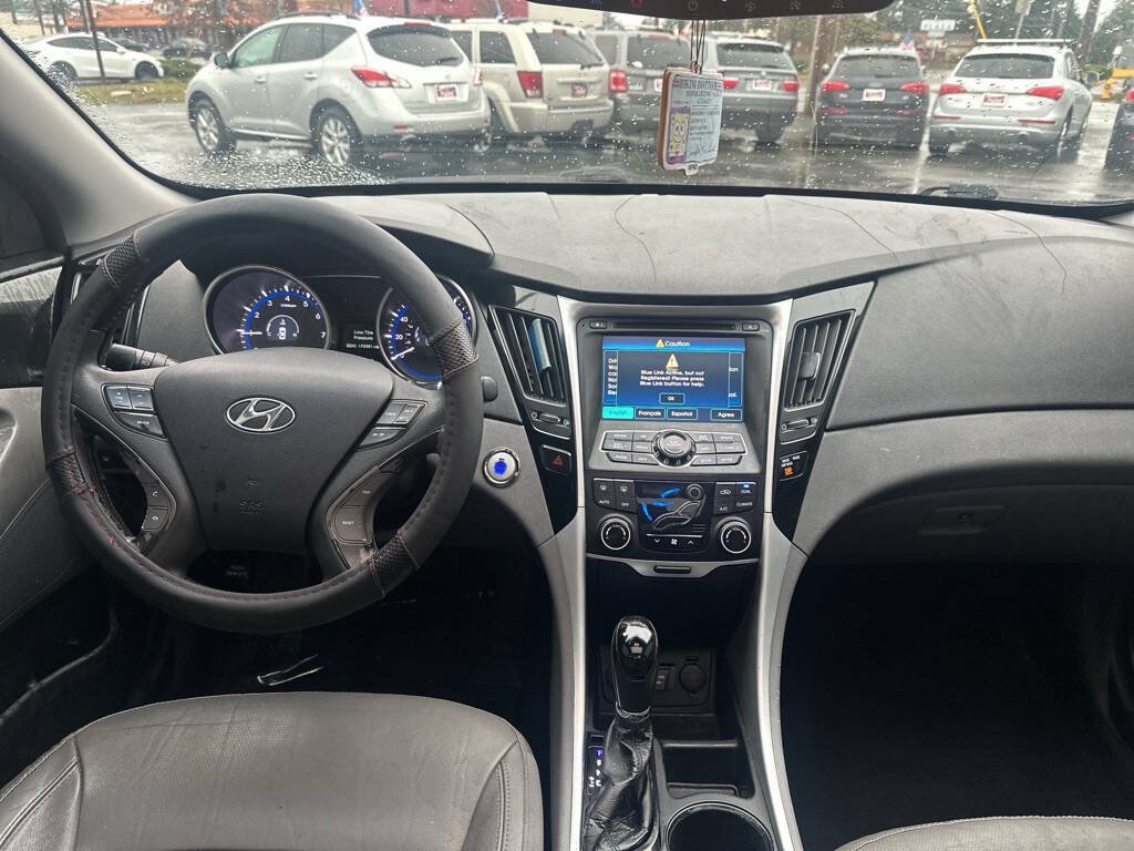 Used 2012 Hyundai Sonata Limited w/ Navigation Pkg FWD image 23