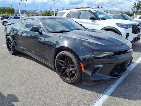 Used 2016 Chevrolet Camaro SS RWD image 3