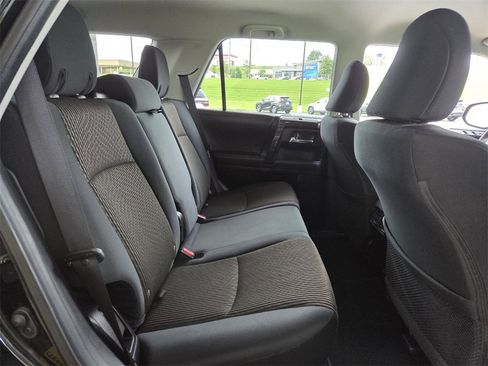 Used 2024 Toyota 4Runner TRD Off-Road image 18