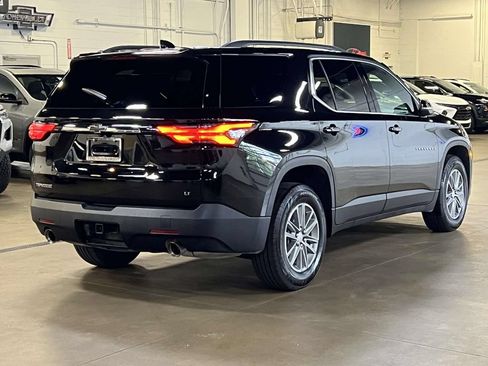Used 2023 Chevrolet Traverse LT FWD image 4