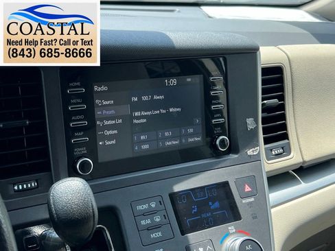 Used 2020 Toyota Sienna L FWD image 35