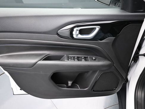 New 2026 Jeep Compass Latitude image 25